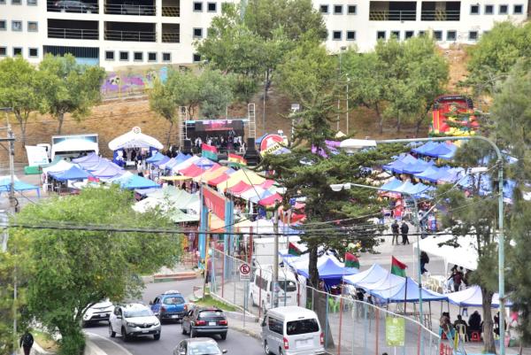 Feria Hecho en Bolivia oferta  productos y gastronomía en La Paz