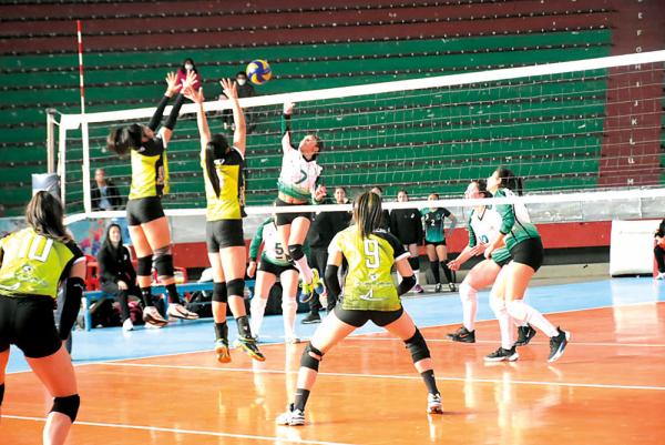 Seis equipos luchan por  el ascenso en voleibol