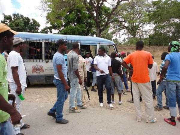 Piden cese de deportaciones  y expulsiones de haitianos