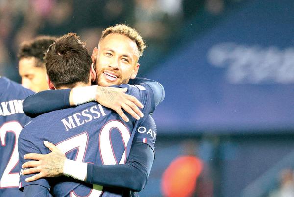 Messi y Mbappé clasifican al PSG; Juventus es eliminada