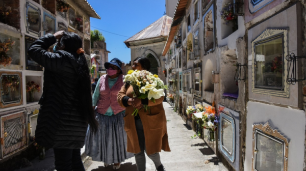 Por Todos Santos solo se ingresará con flores al Cementerio General