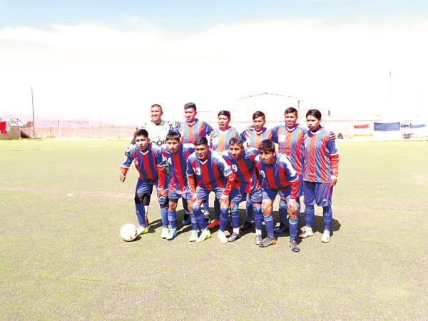 Fiesta en Tihuanaco con el fútbol interprovincial