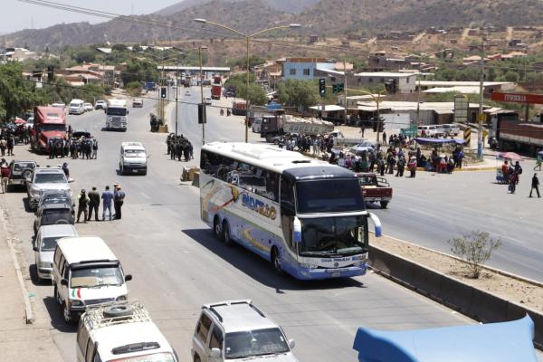 Transporte se sumará  al paro de Santa Cruz