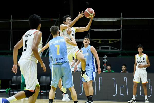 Bolivia cae con Uruguay en el Sudamericano U15 de básquetbol