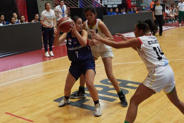 Bolivia sorprende al ganar en el Sudamericano de Basquetbol