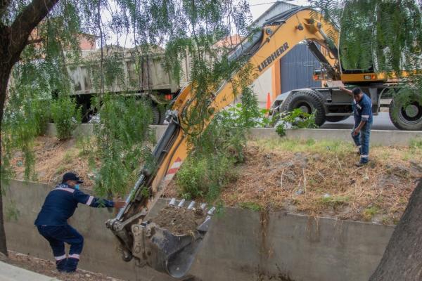 Limpieza y mantenimiento de  canales con 85% de avance