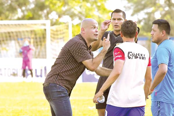 Polémica y gasificación tras el partido