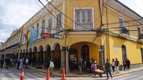 Realizan simulacro de terremoto en  oficinas de alcaldía cochabambina