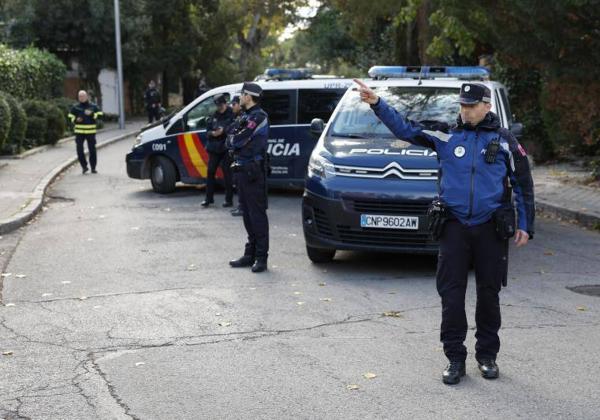 Explota una carta en la embajada  de Ucrania con saldo de un herido