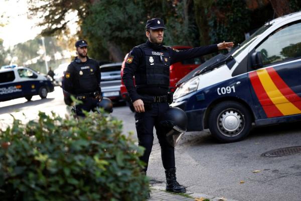 Pedro Sánchez también recibió  sobre con material pirotécnico