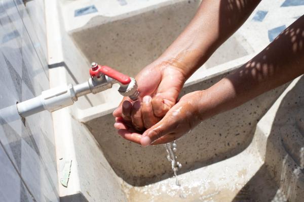 Instalan agua potable en zonas   de más de 2.000 familias en 2022