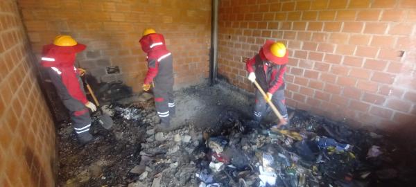 Restituirán casa de hermanos sobrevivientes a un incendio