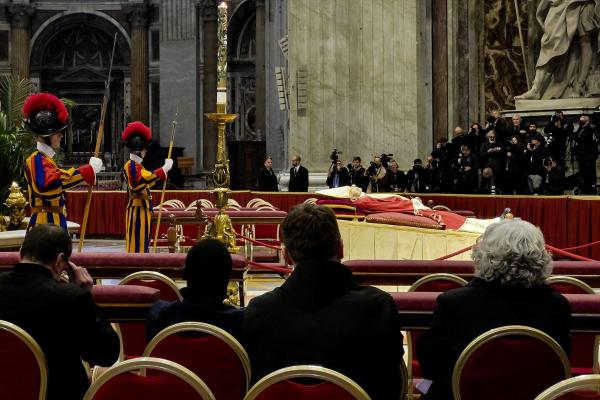 Funeral seguirá el rito “Ordo  exequiarum Romani Pontificis”