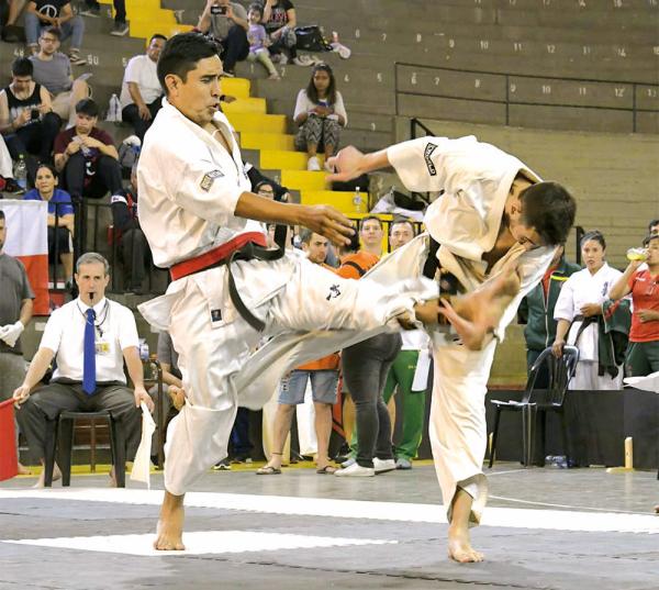 Bolivianos Beltrán y Cuadros en el Mundial de Karate Kyokushin