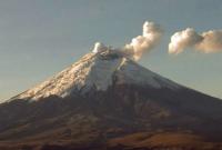 Volcán Cotopaxi vuelve a  emitir columna de ceniza