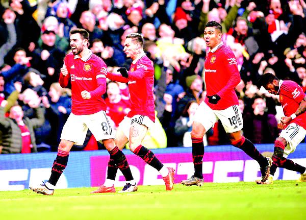 El United somete al City y el Liverpool sigue cayendo en picada