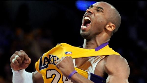 Subastan icónica camiseta de Kobe Bryant en los Lakers  por $us. 7 millones