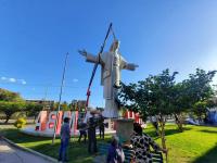 Colocan réplica del Cristo de la  Concordia en parque del Arquitecto