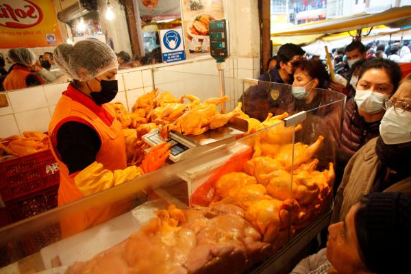 Productores avícolas  garantizan  abastecimiento de pollo y huevos