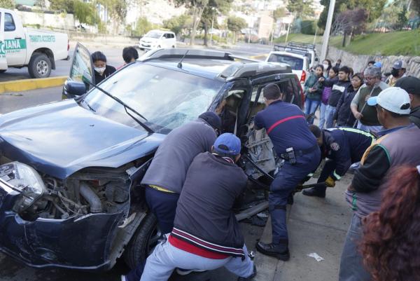 Colisión múltiple en avenida  Costanera deja varios heridos