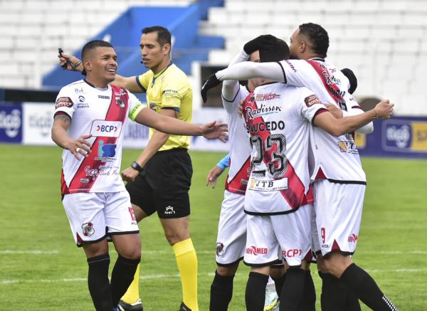 Nacional Potosí goleó 3-0 a Blooming