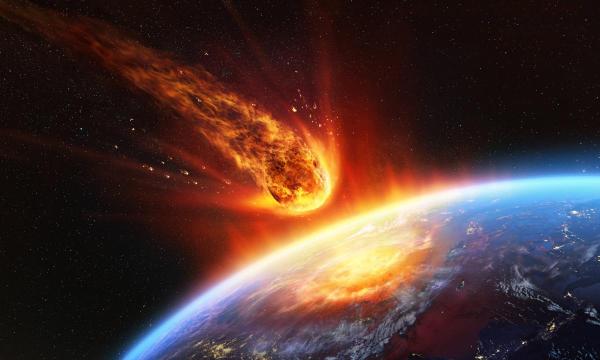 Un asteroide impacta contra  la atmósfera e ilumina el cielo