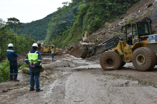 Invierten Bs 9,2 millones en mantenimiento  y limpieza de carreteras de la Red Vial