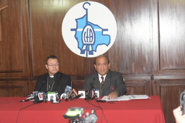 Iglesia pide reconsiderar  cierre de Normal Católica