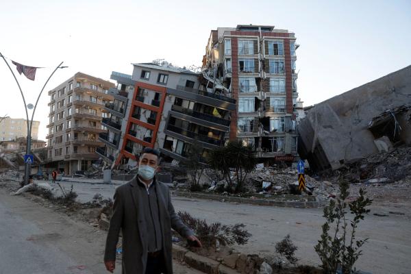 Turquía planea derribar 50.000  edificios dañados por terremoto