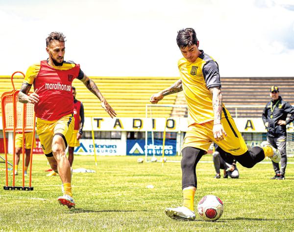 EL TIGRE VA POR LOS TRES PUNTOS EN COCHABAMBA