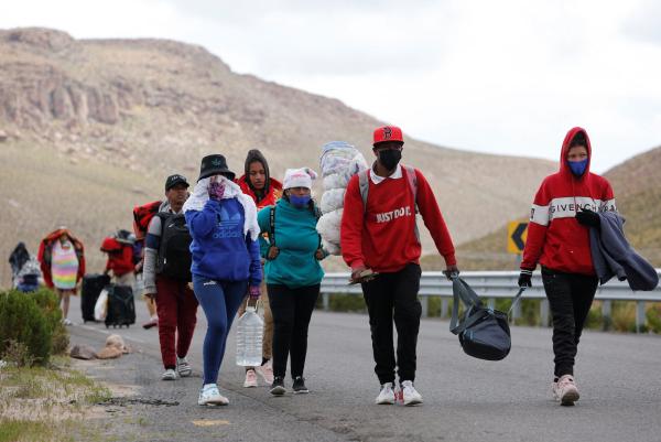 Chile militariza frontera para frenar inmigración