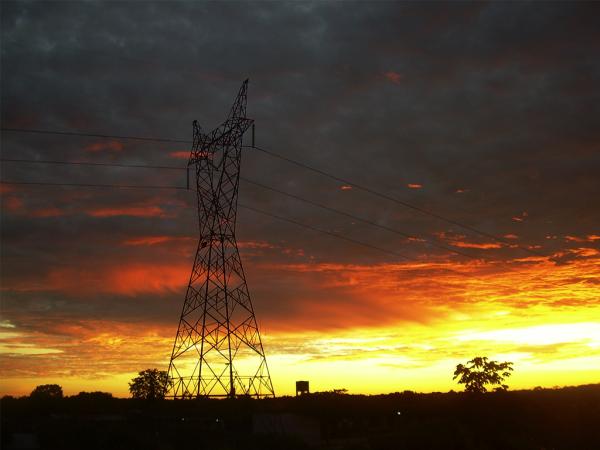 Proyectan venta de energía eléctrica a Brasil, Perú y Chile