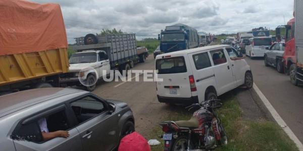 Levantan bloqueo en Montero y ruta  nueva a Cochabamba está expedita