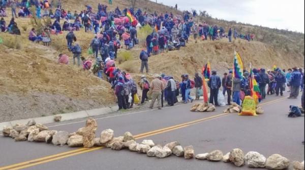 Campesinos declaran cuarto  intermedio en sus bloqueos