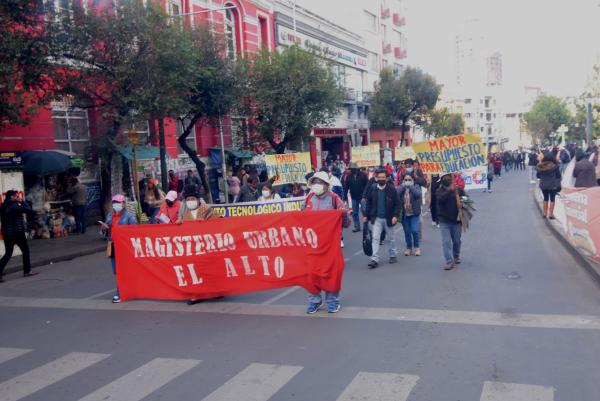 Maestros advierten radicalizar medidas  y padres exigen aplicación de currícula