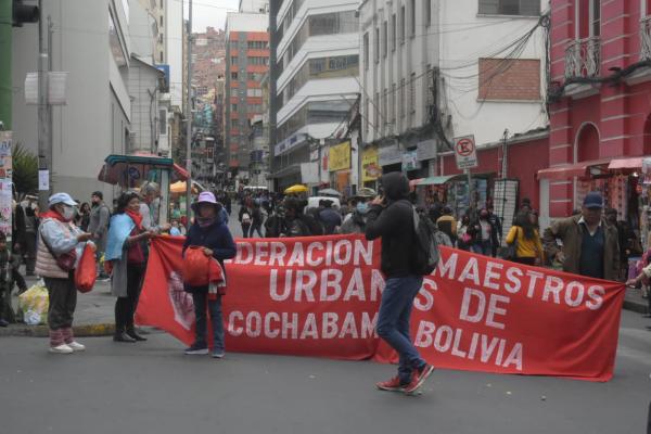 Magisterio califica de “trampa” tratamiento  de currícula en congreso pactado con la COB