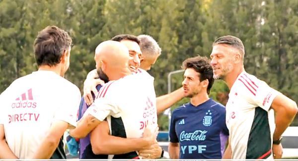 Argentina goleó 4-1 a River Plate en amistoso en Ezeiza