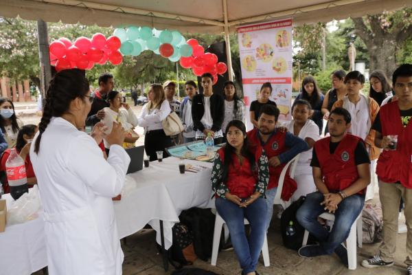 Realizan feria informativa  por el “Día de la Hemofilia”