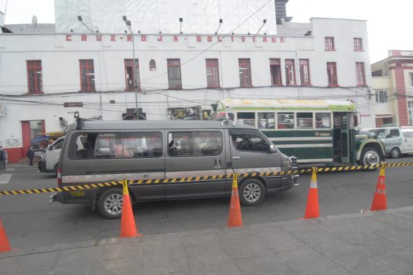 Choferes rechazan multas en UFV y Policía anuncia cobro en bolivianos