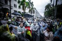 Multitudinaria marcha rechaza  paquete de leyes del Gobierno