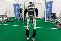 Robot humanoide Artemis está  listo para saltar al campo de fútbol