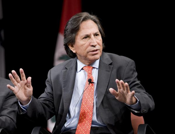 Alejandro Toledo se entrega  a la justicia en Estados Unidos