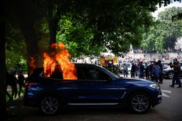 Nuevas protestas en París  contra reforma de pensiones