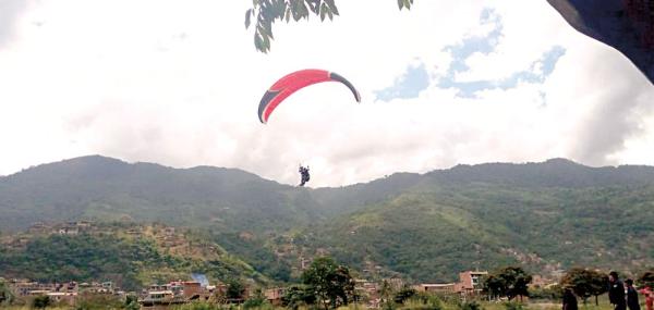 Caranavi vivió la fiesta del parapente el fin de semana