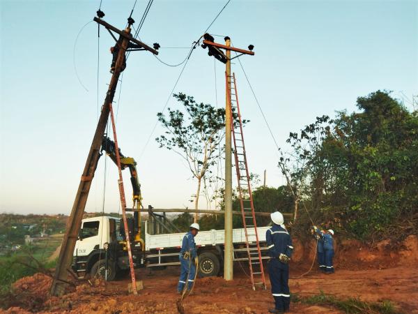 ENDE proyecta construcción  de 1.000 km de líneas eléctricas