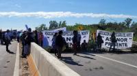 Soyeros y cañeros bloquean ruta Santa Cruz-Cochabamba