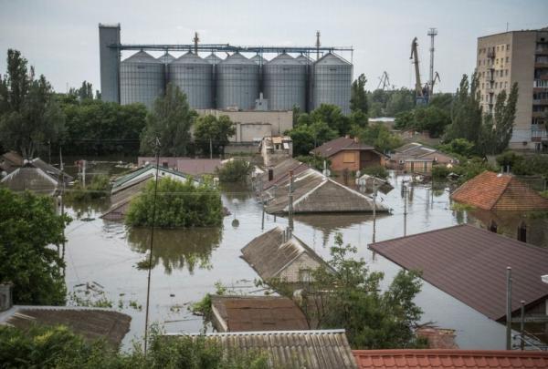 Nivel del agua en presa Kajovka sigue  bajando y crece alerta en Zaporizhzhia