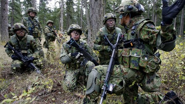 Japón aprueba estrategia de seguridad  ante la militarización de Rusia y China