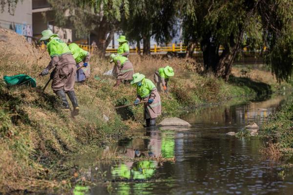 Realizan limpieza del río Rocha