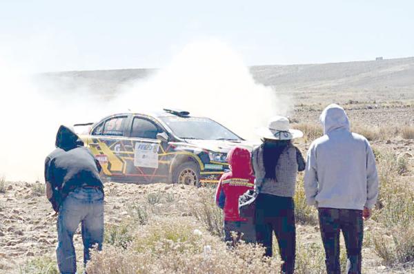 MENDOZA TRIUNFA EN EL CIRCUITO LA PAZ